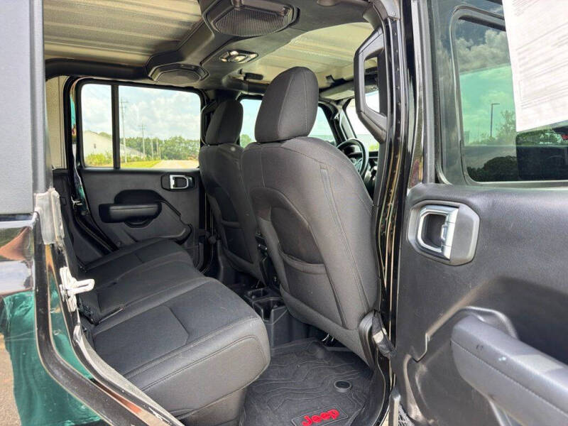 2022 Jeep Gladiator Sport