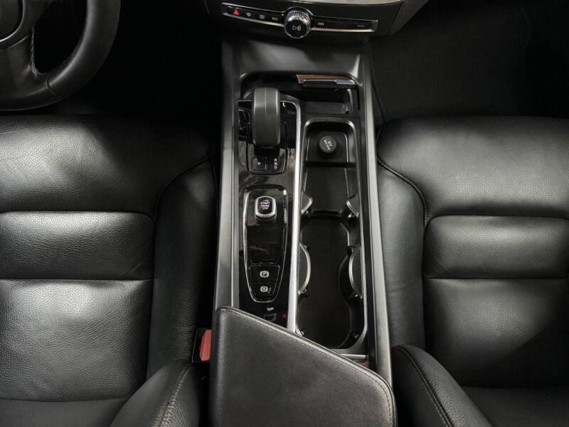 2024 Volvo S60 B5 Plus Dark Theme