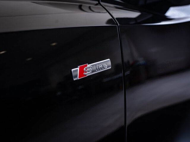 2025 Audi Q3 quattro S line Prem Plus 45 TFSI