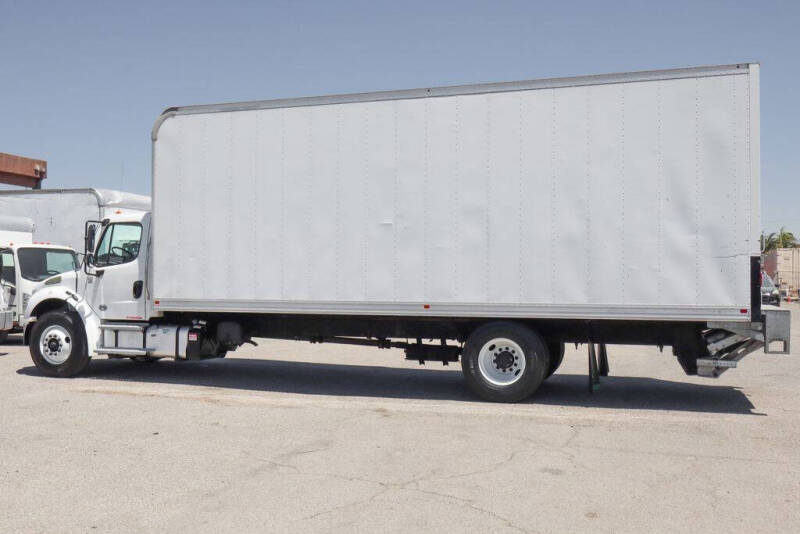 2023 Freightliner M2 106