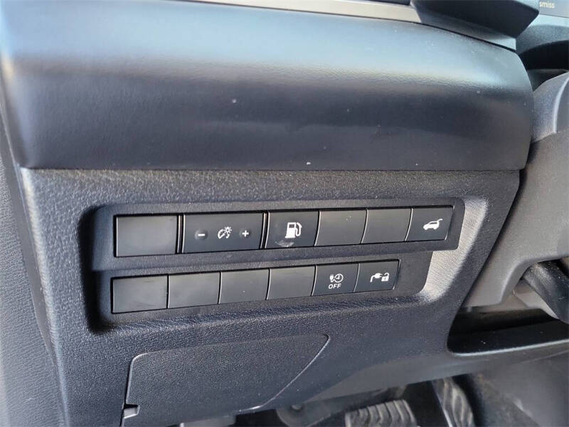 2024 Mitsubishi Outlander PHEV SE