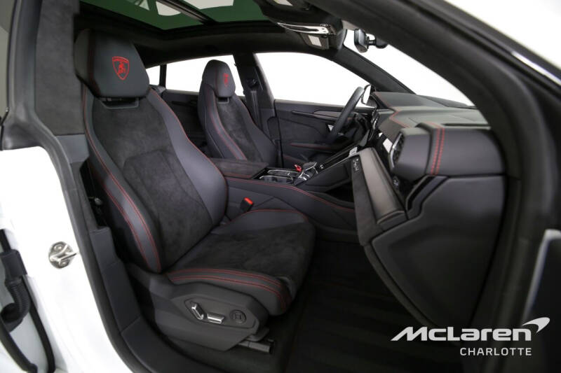 2023 Lamborghini Urus S