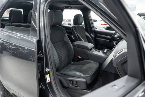 2023 Land Rover Discovery P300 S R-Dynamic