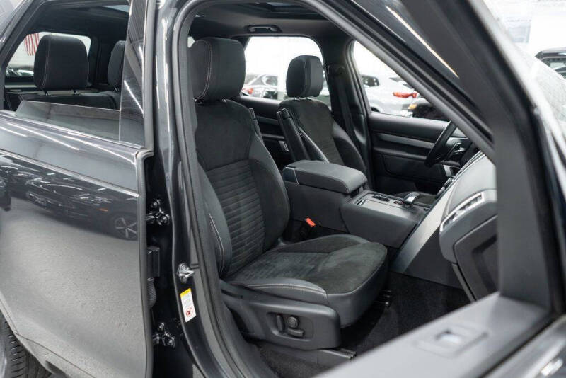 2023 Land Rover Discovery P300 S R-Dynamic