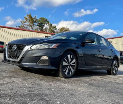 2022 Nissan Altima for sale at Sandlot Autos in Tyler TX