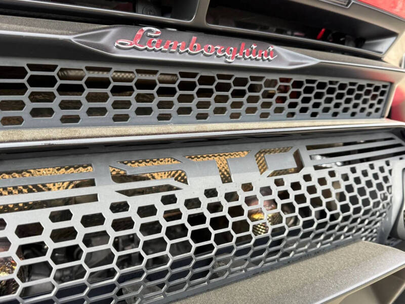 2022 Lamborghini Huracan STO