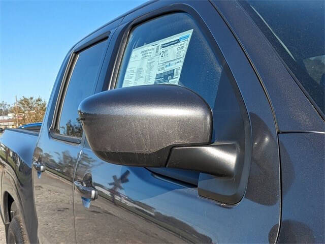 2025 Nissan Frontier SV