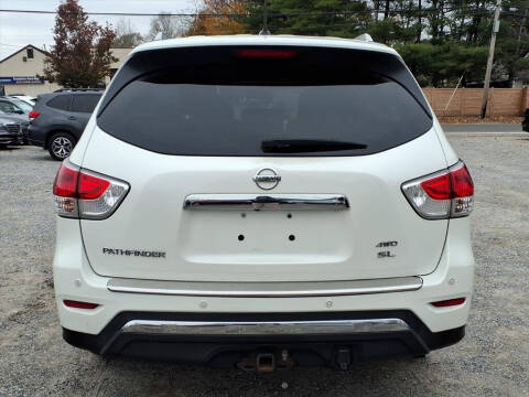 2016 Nissan Pathfinder SL