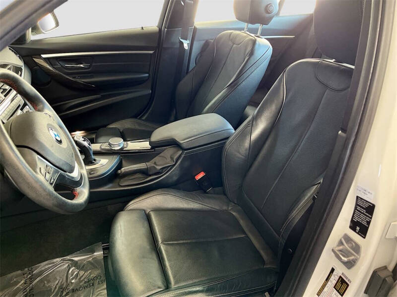 2018 BMW 3 Series 330i xDrive