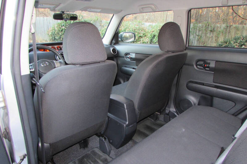 2010 Scion xB Base photo 21