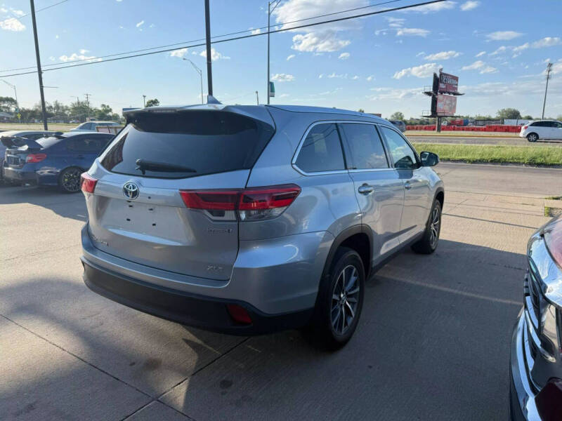 2019 Toyota Highlander Hybrid XLE