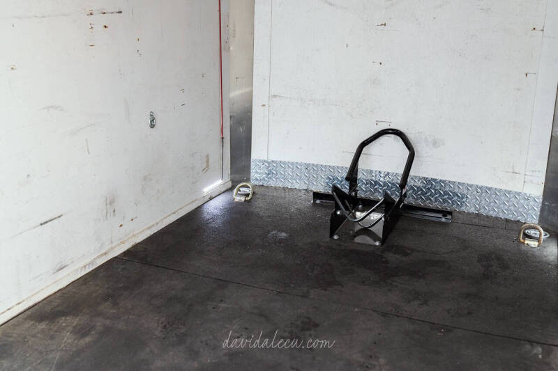 2017 Interstate 1AXLE