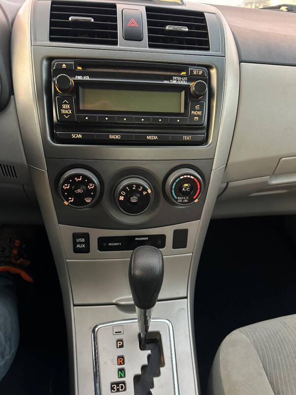 2012 Toyota Corolla LE