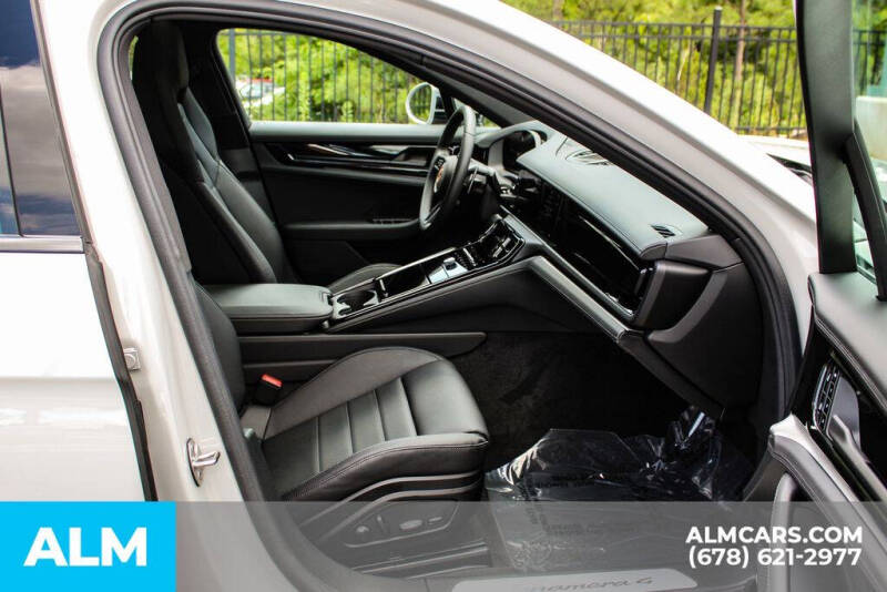 2025 Porsche Panamera 4 E-Hybrid