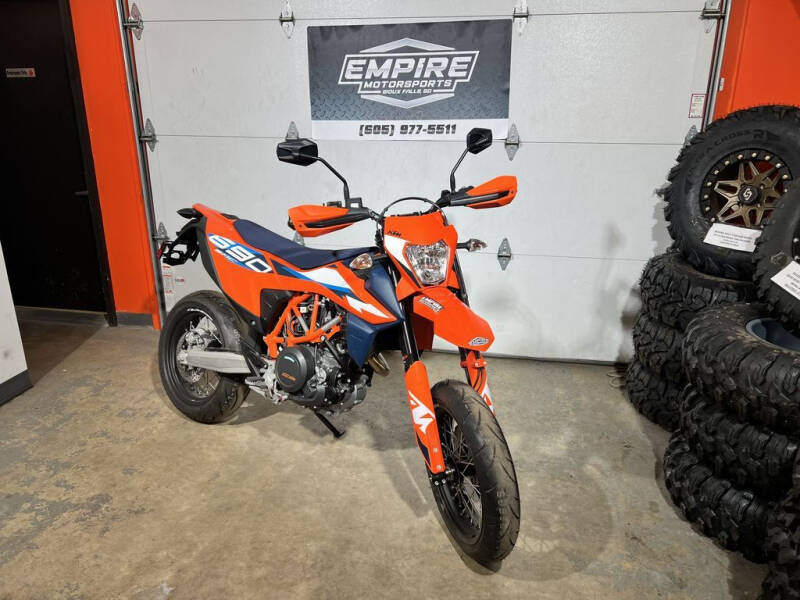 2024 KTM 690 SMC R