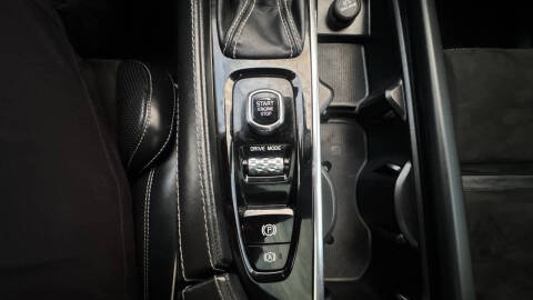 2018 Volvo XC90 T6 R-Design