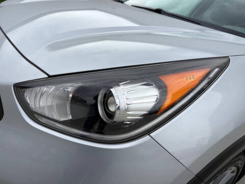 2017 Kia Niro Touring