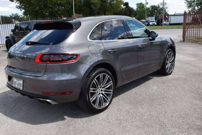 2015 Porsche Macan Turbo
