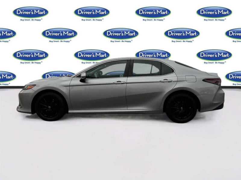 2022 Toyota Camry Hybrid LE