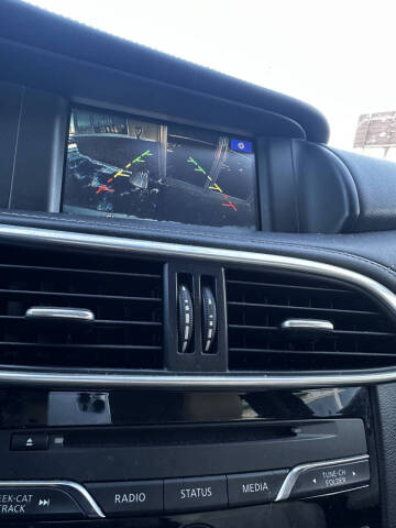 2017 Infiniti QX30 Premium