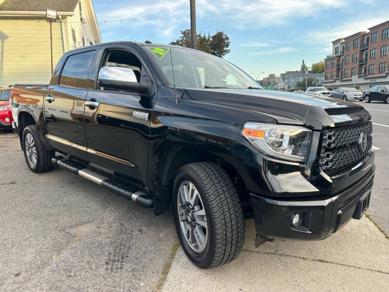 2019 Toyota Tundra Platinum's photo
