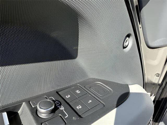 2022 Land Rover Defender 110 X-Dynamic SE