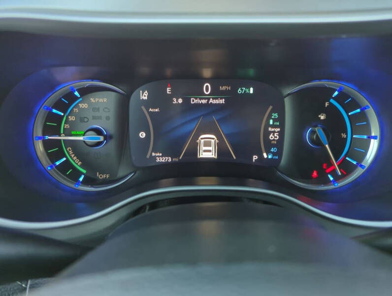 2023 Chrysler Pacifica Plug-In Hybrid Touring L