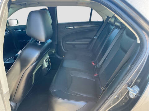 2022 Chrysler 300 Touring L