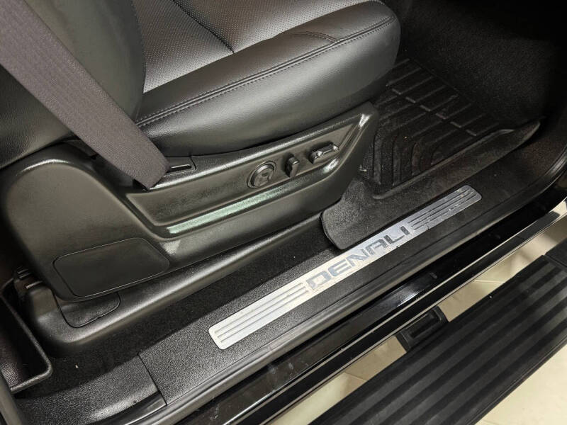 2011 GMC Yukon Denali