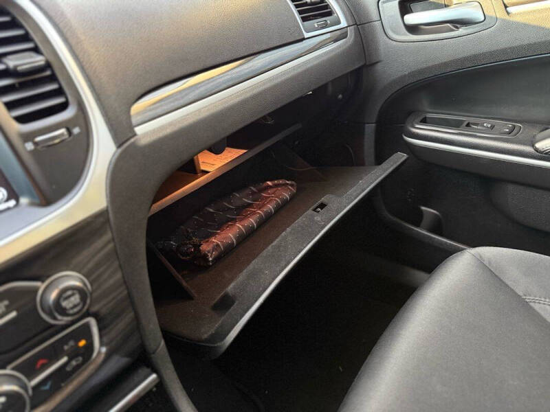 2019 Chrysler 300 Touring