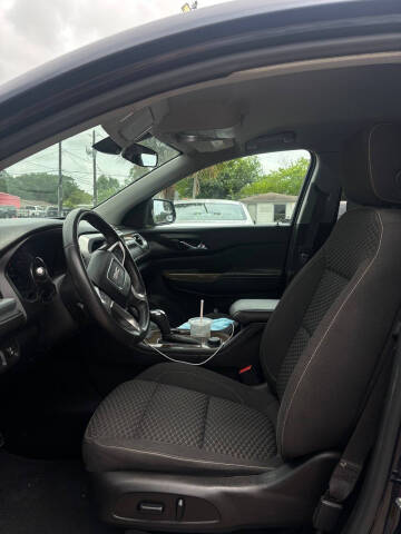 2017 GMC Acadia SLE-2