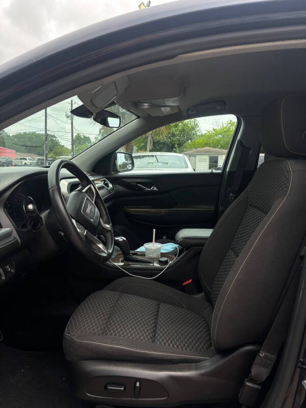 2017 GMC Acadia SLE-2