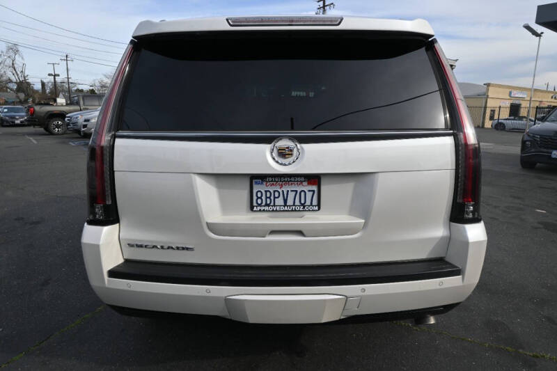 2015 Cadillac Escalade Luxury