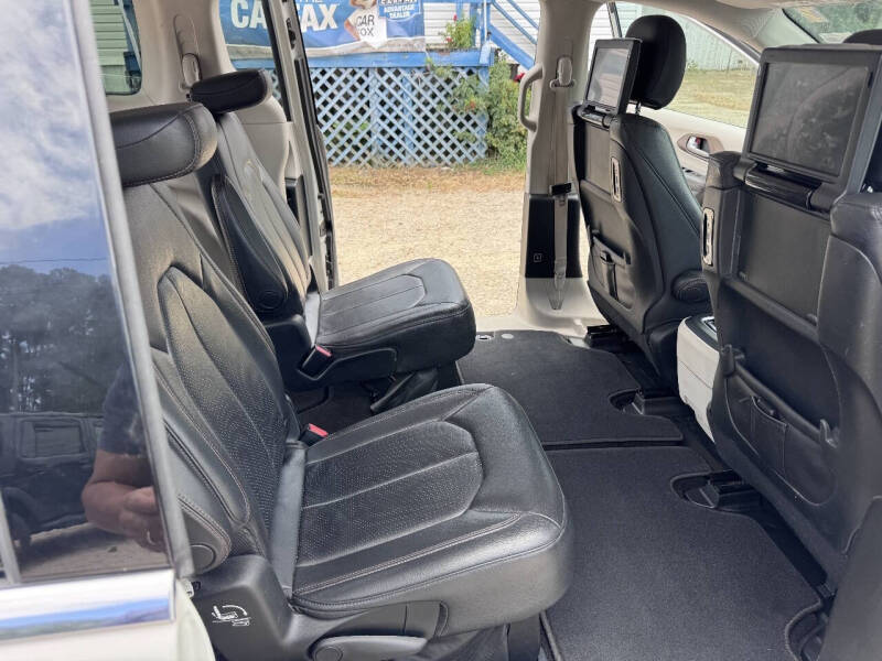 2017 Chrysler Pacifica Touring-L Plus
