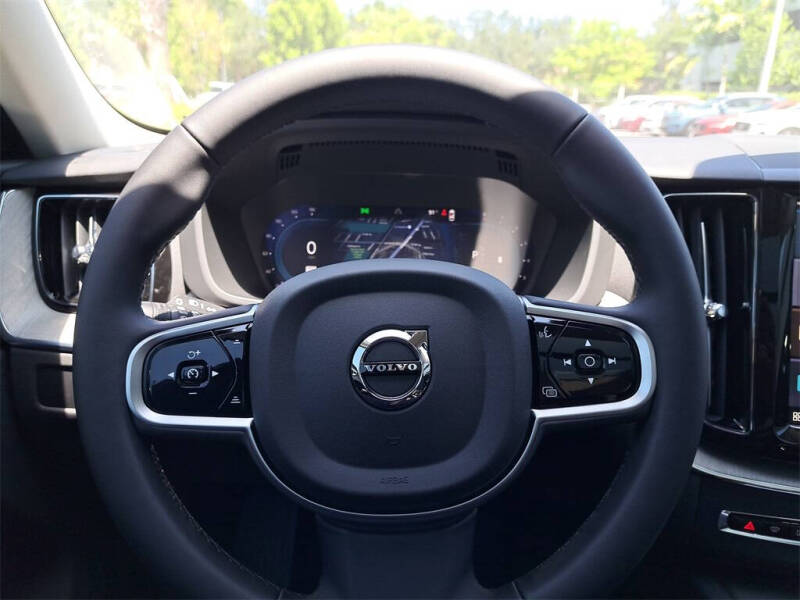 2025 Volvo XC60 B5 Plus Dark Theme