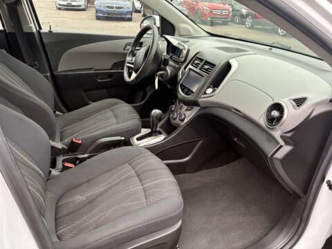 2016 Chevrolet Sonic LT Auto