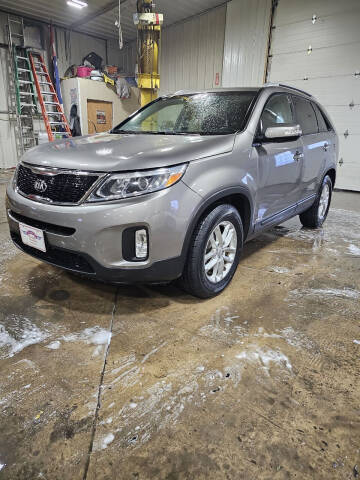 2014 Kia Sorento for sale at WESTSIDE GARAGE LLC in Keokuk IA