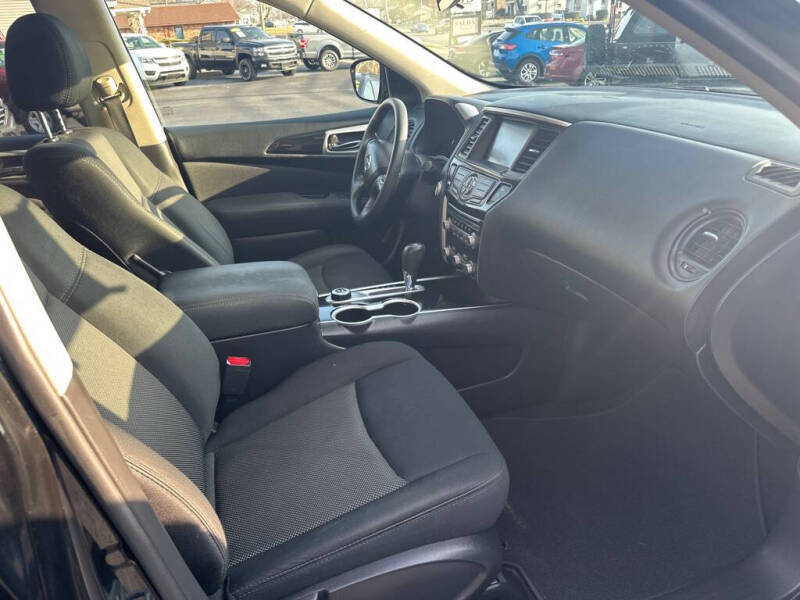 2017 Nissan Pathfinder S