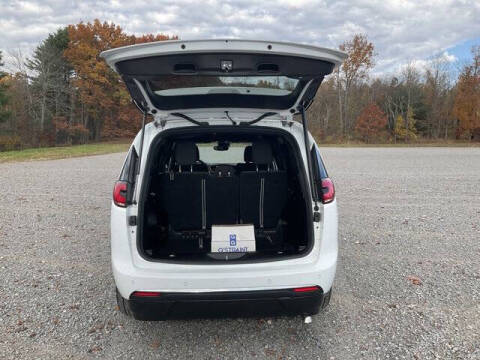 2024 Chrysler Pacifica Touring