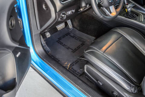2015 Dodge Challenger SXT Plus