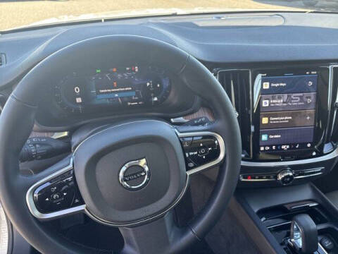 2025 Volvo V60 Cross Country B5 Plus