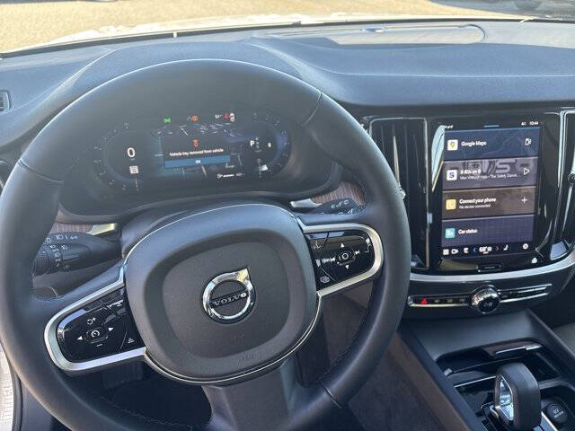 2025 Volvo V60 Cross Country B5 Plus