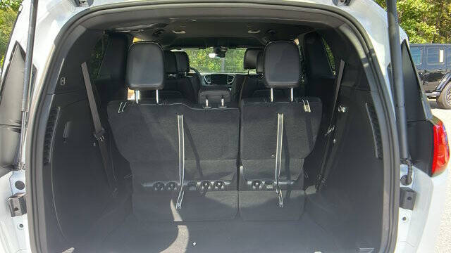 2026 Chrysler Voyager LX