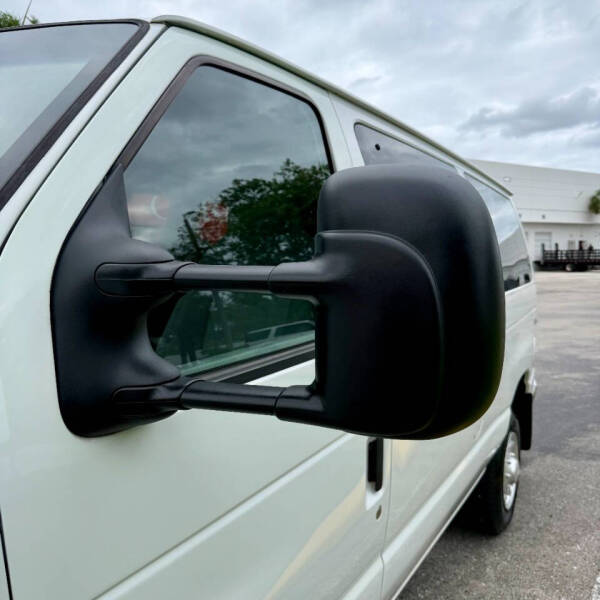 2011 Ford E-350