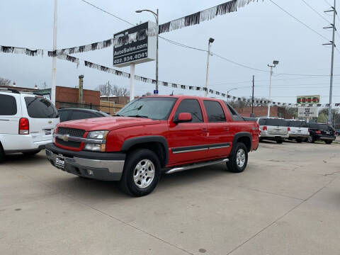 2005 Chevrolet Avalanche for sale at Dino Auto Sales in Omaha NE