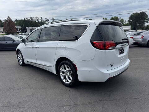 2020 Chrysler Pacifica Touring L