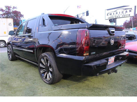 2011 Cadillac Escalade EXT Premium