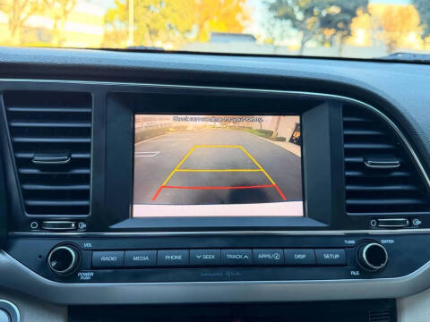 2018 Hyundai Elantra