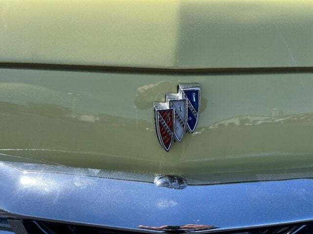 1965 Buick Riviera 24