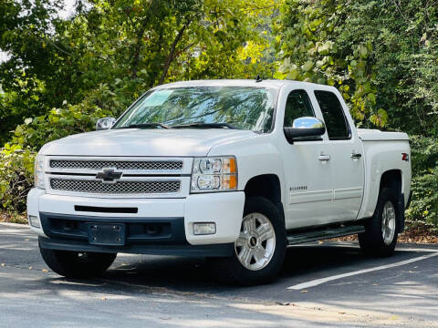 2013 Chevrolet Silverado 1500 for sale at LOS PAISANOS AUTO & TRUCK SALES LLC in Norcross GA